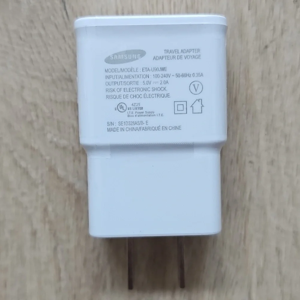 NWOB Samsung White Wall Charger Adapter